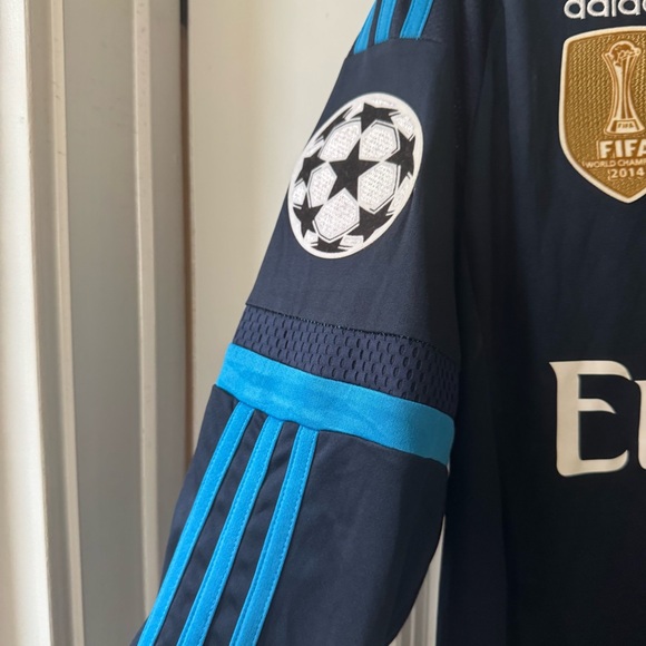 Adidas Blue Real Madrid Jersey with Club Crest - Picture 4 of 9